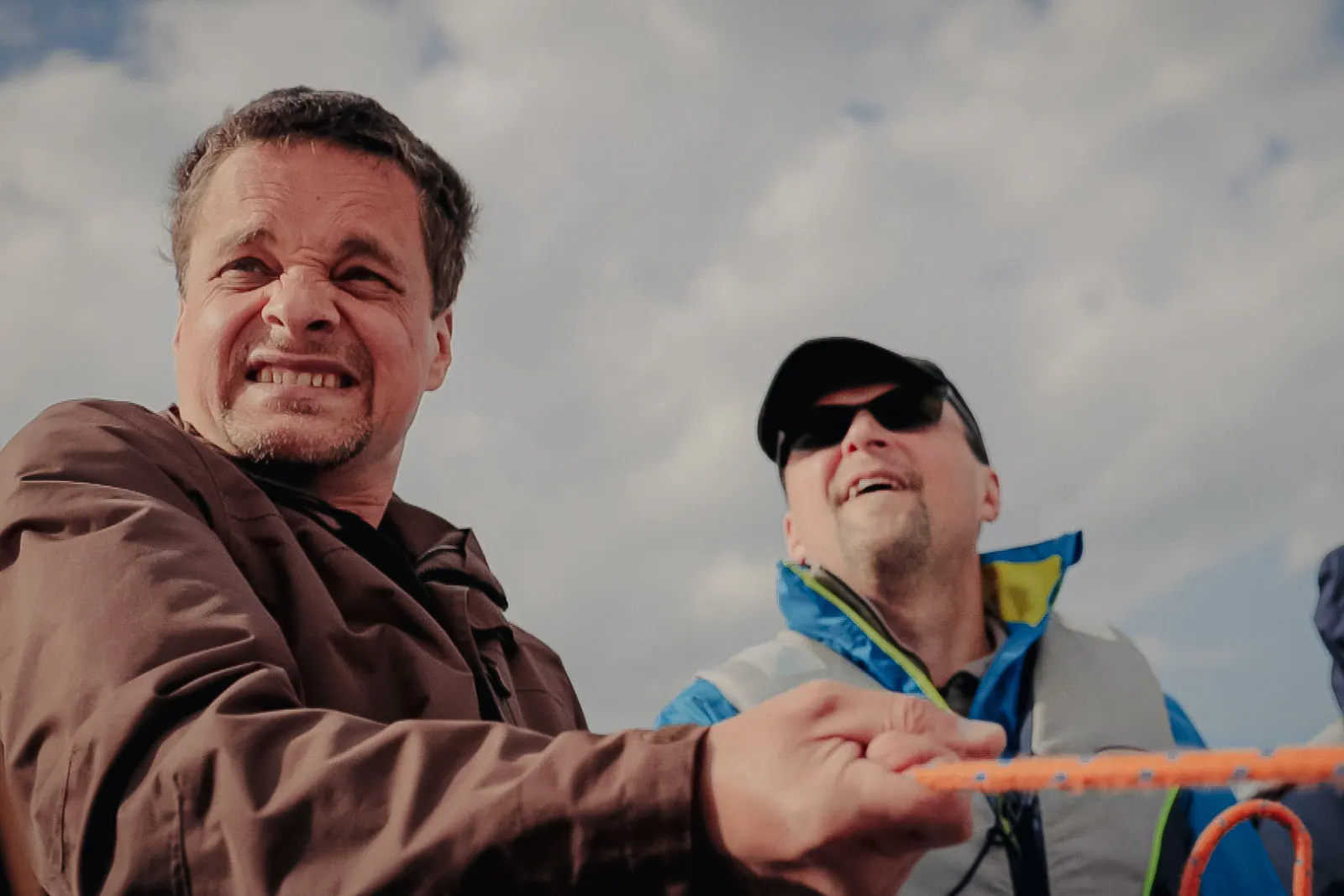 Václav Kvapil s účastníkem kurzu na plachetnici.